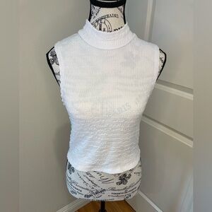 O’Neill White Stretchy Sleeveless Mock Turtle-Like Neck Size Medium